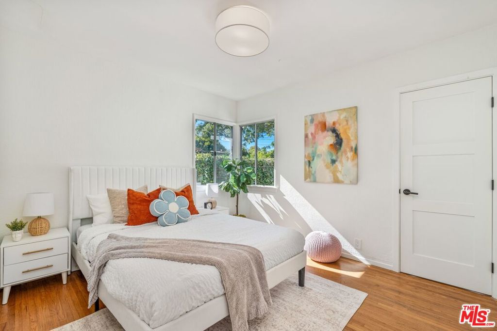 3917 Beethoven Street, Los Angeles, CA 90066