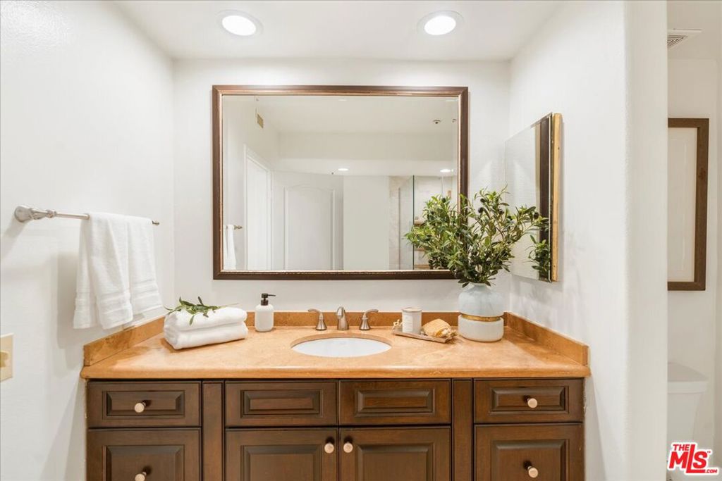 11855 Goshen Avenue, #104, Los Angeles, CA 90049
