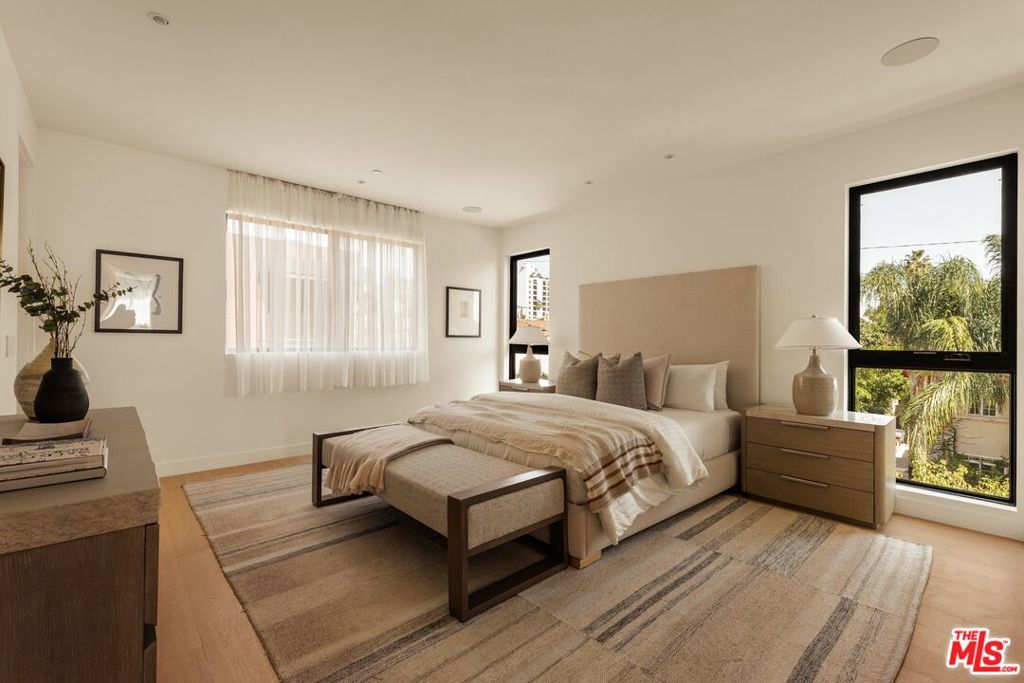 917 Hilldale Avenue, West Hollywood, CA 90069