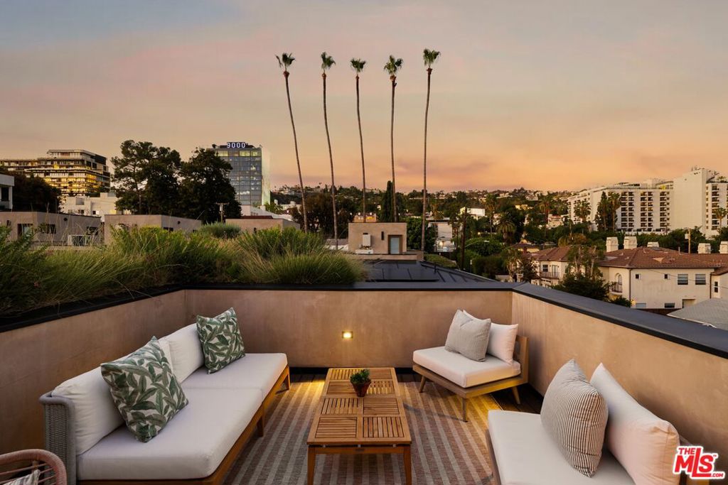 917 Hilldale Avenue, West Hollywood, CA 90069