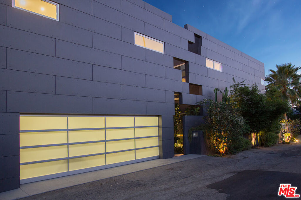 1201 CABRILLO Avenue, Venice, CA 90291
