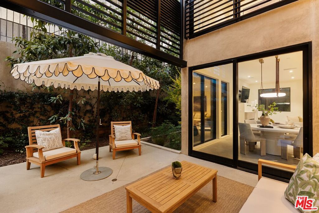 929 Hilldale Avenue, West Hollywood, CA 90069