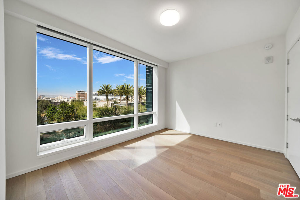 877 Francisco Street, #1020, Los Angeles, CA 90017 877 Francisco Street, #1020, Los Angeles, CA 90017