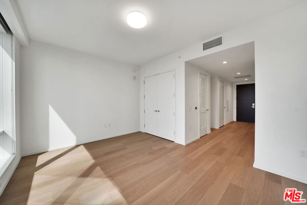 877 Francisco Street, #1020, Los Angeles, CA 90017 877 Francisco Street, #1020, Los Angeles, CA 90017