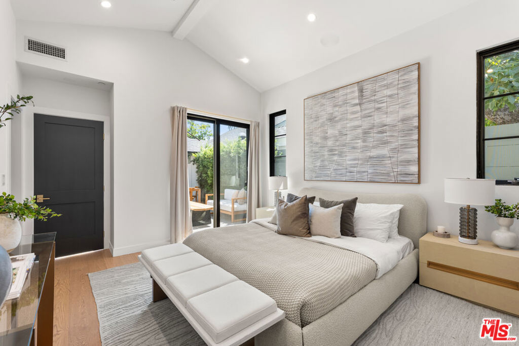 7719 Lexington Avenue, Los Angeles, CA 90046