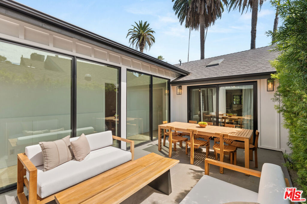 7719 Lexington Avenue, Los Angeles, CA 90046