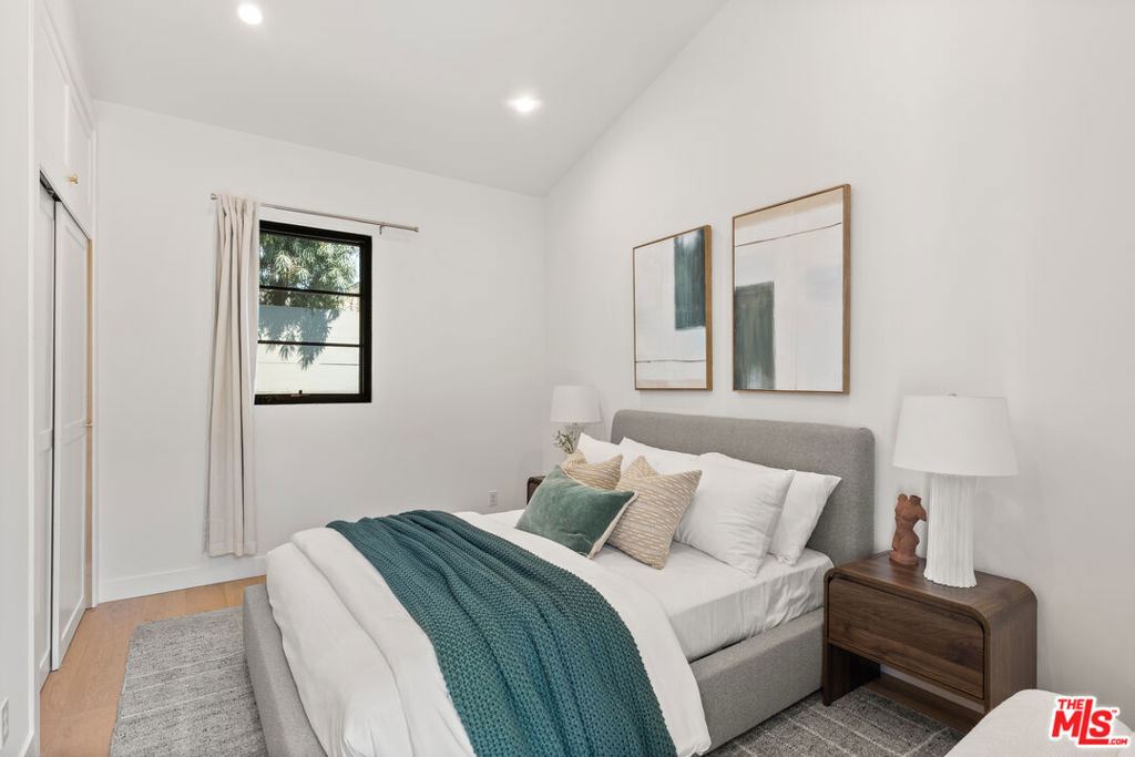 7719 Lexington Avenue, Los Angeles, CA 90046