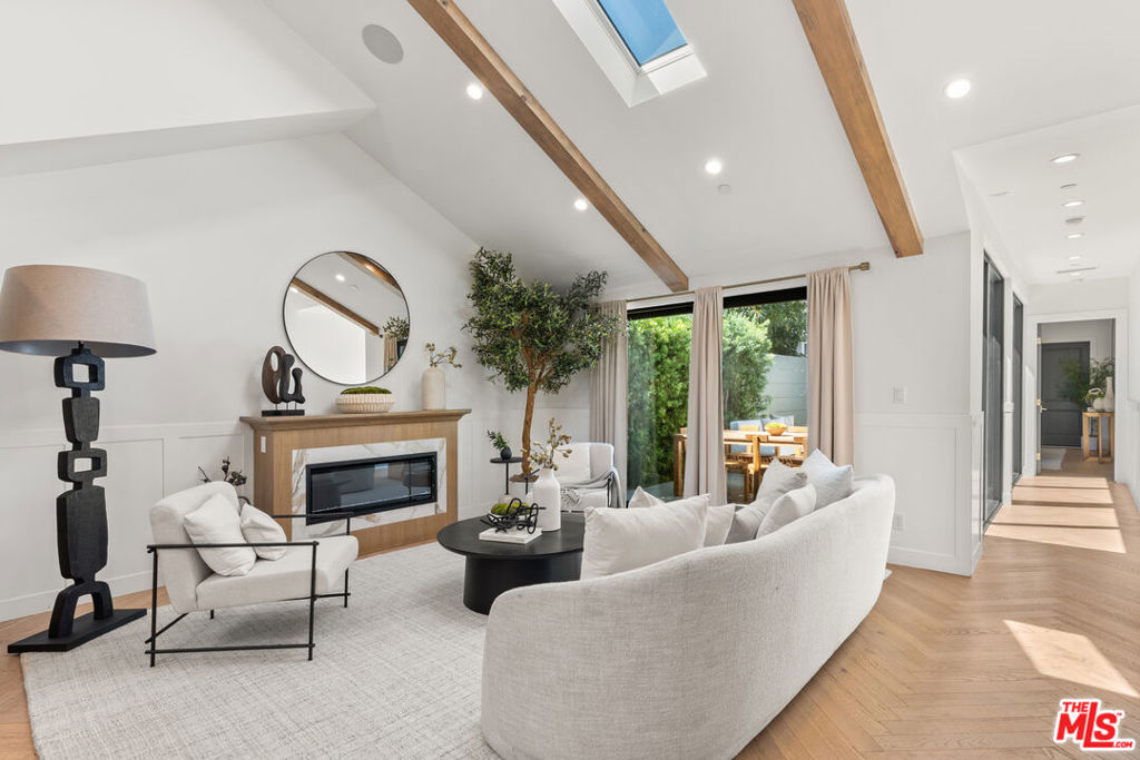 7719 Lexington Avenue, Los Angeles, CA 90046 7719 Lexington Avenue, Los Angeles, CA 90046