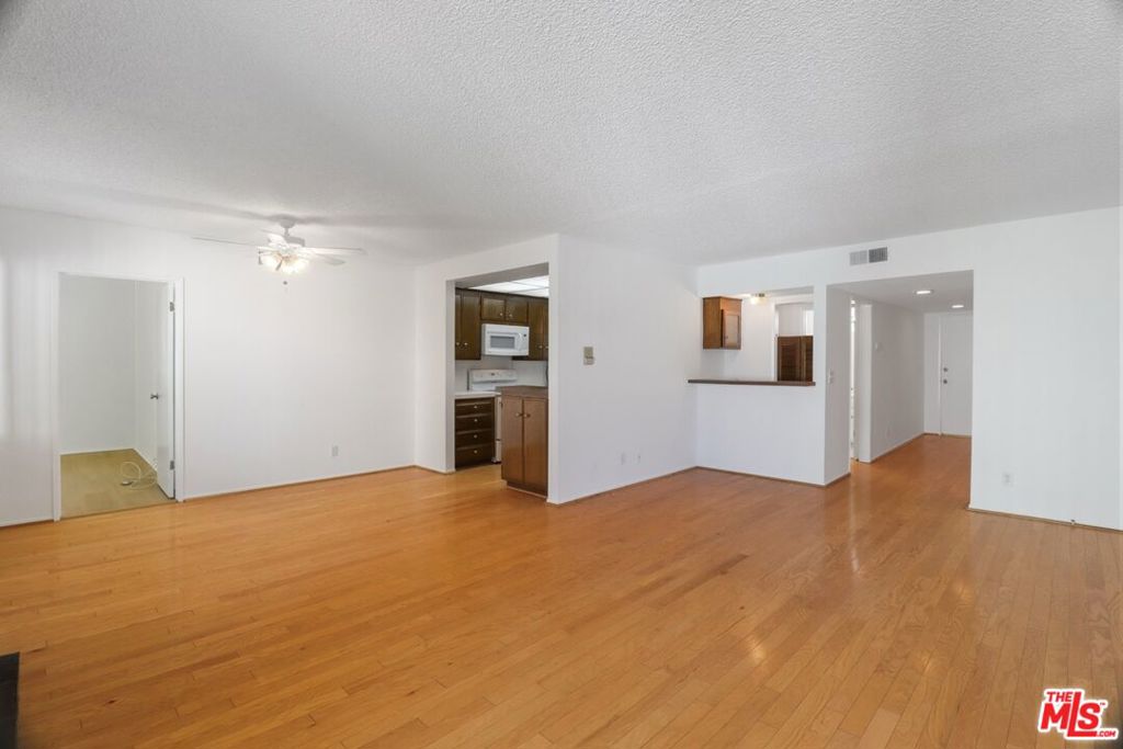 1242 BARRINGTON Avenue, #307, Los Angeles, CA 90025