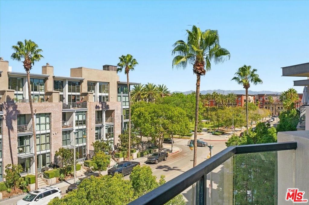 13044 Pacific Promenade, #408, Playa Vista, CA 90094 13044 Pacific Promenade, #408, Playa Vista, CA 90094