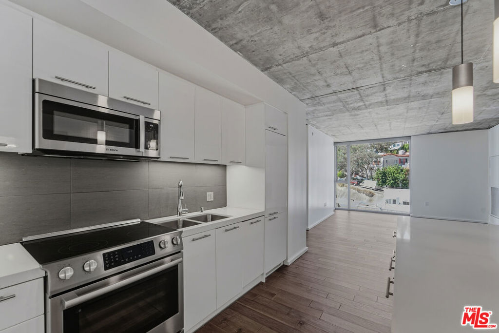 8500 W Sunset Boulevard, #506, West Hollywood, CA 90069