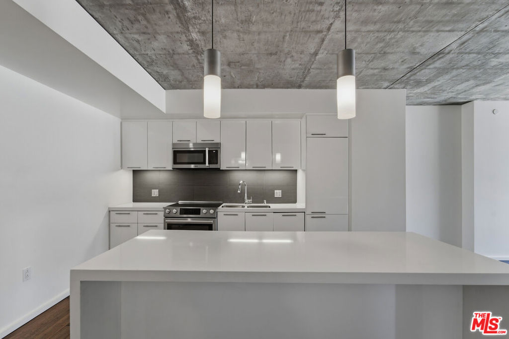 8500 W Sunset Boulevard, #506, West Hollywood, CA 90069