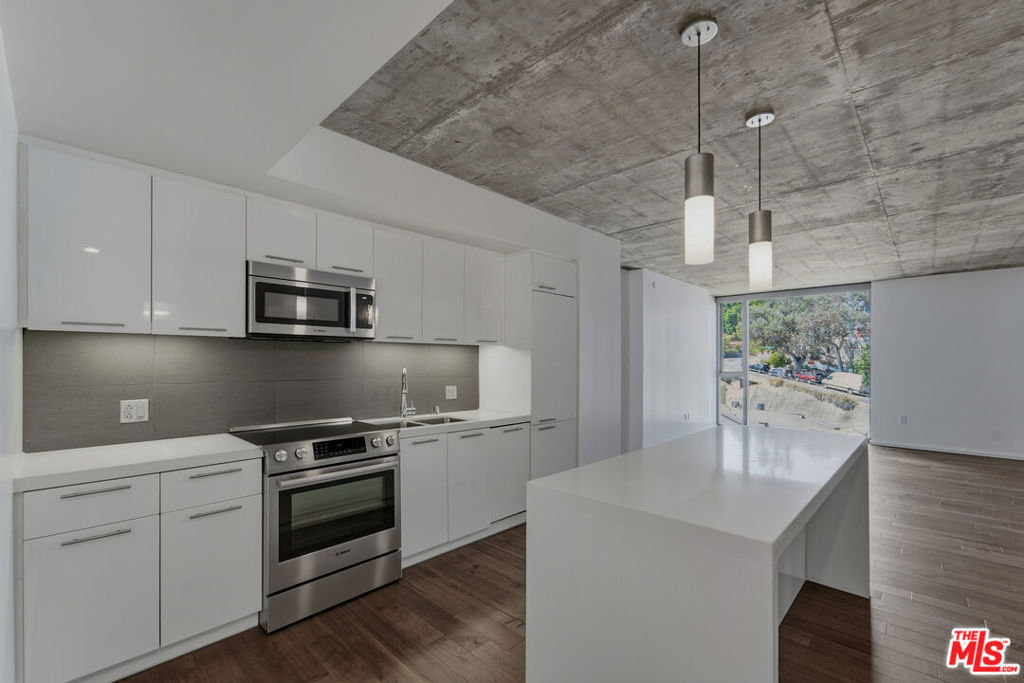 8500 W Sunset Boulevard, #506, West Hollywood, CA 90069