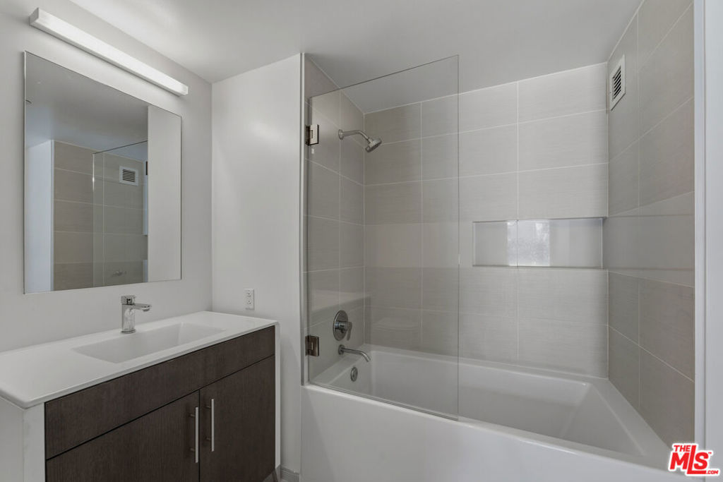 8500 W Sunset Boulevard, #506, West Hollywood, CA 90069