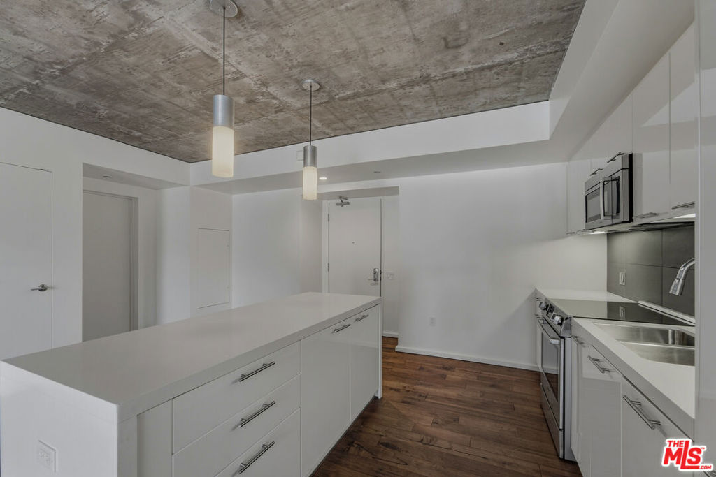 8500 W Sunset Boulevard, #506, West Hollywood, CA 90069