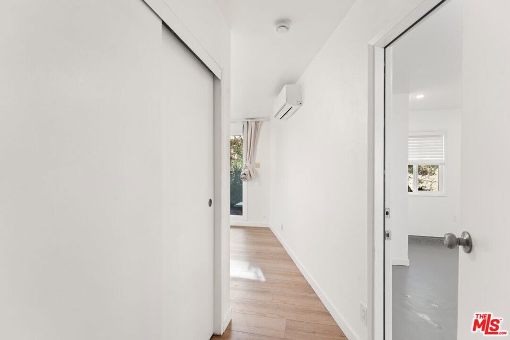 2223 Oak Glen Place, Los Angeles, CA 90039