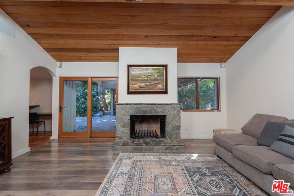 3825 Malibu Country Drive, Malibu, CA 90265