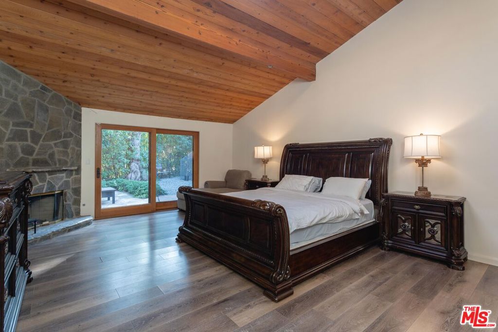 3825 Malibu Country Drive, Malibu, CA 90265