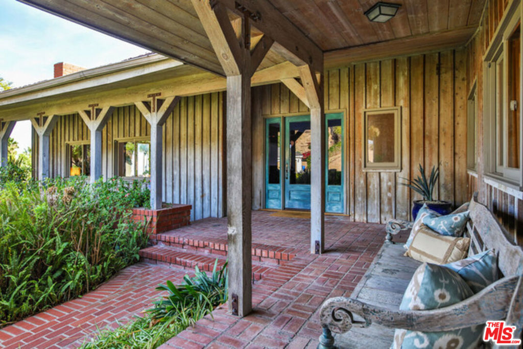 3825 Malibu Country Drive, Malibu, CA 90265