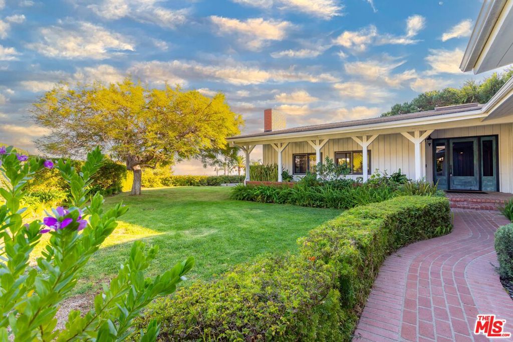 3825 Malibu Country Drive, Malibu, CA 90265