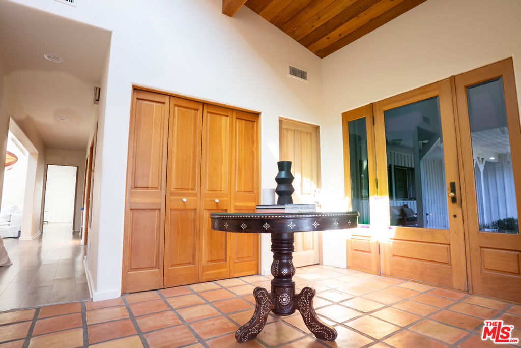 3825 Malibu Country Drive, Malibu, CA 90265