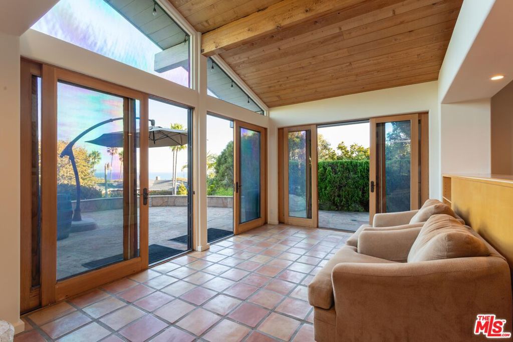 3825 Malibu Country Drive, Malibu, CA 90265