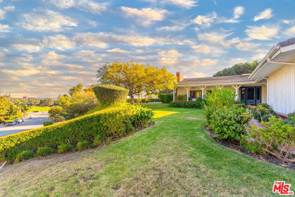 3825 Malibu Country Drive, Malibu, CA 90265