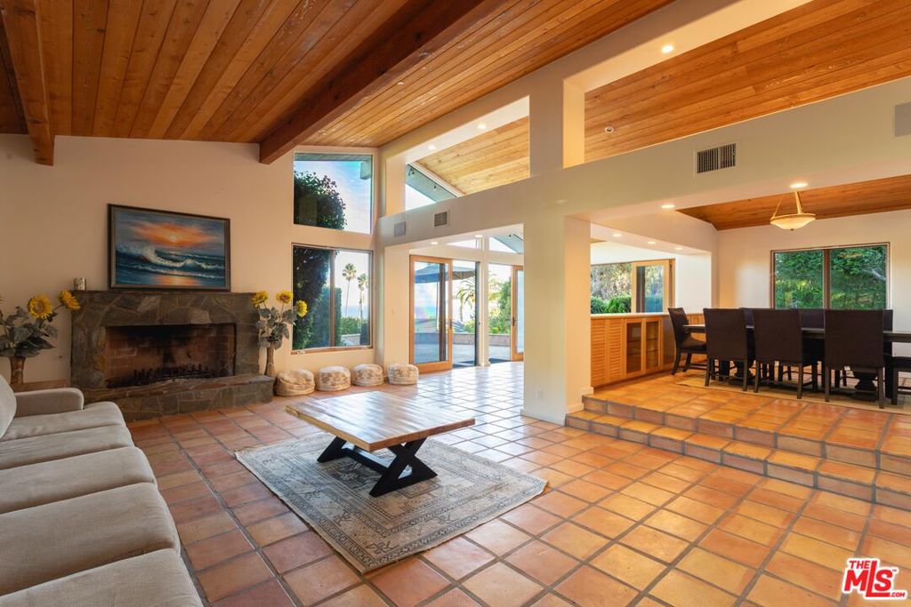 3825 Malibu Country Drive, Malibu, CA 90265