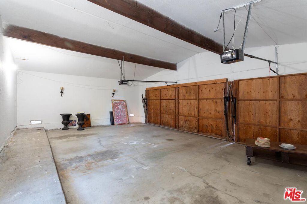 3825 Malibu Country Drive, Malibu, CA 90265