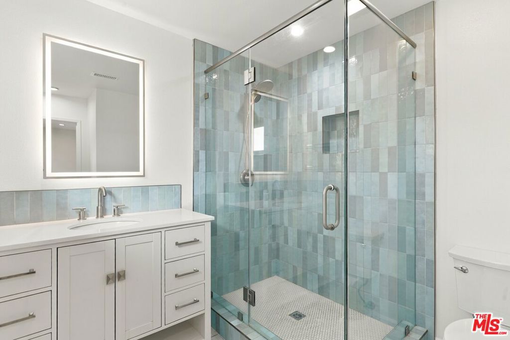 Nicely remodeled bathroom Nicely remodeled bathroom