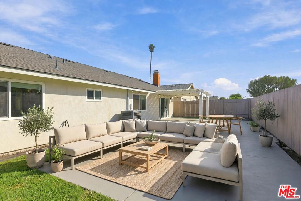 Virtually Staged Yard!