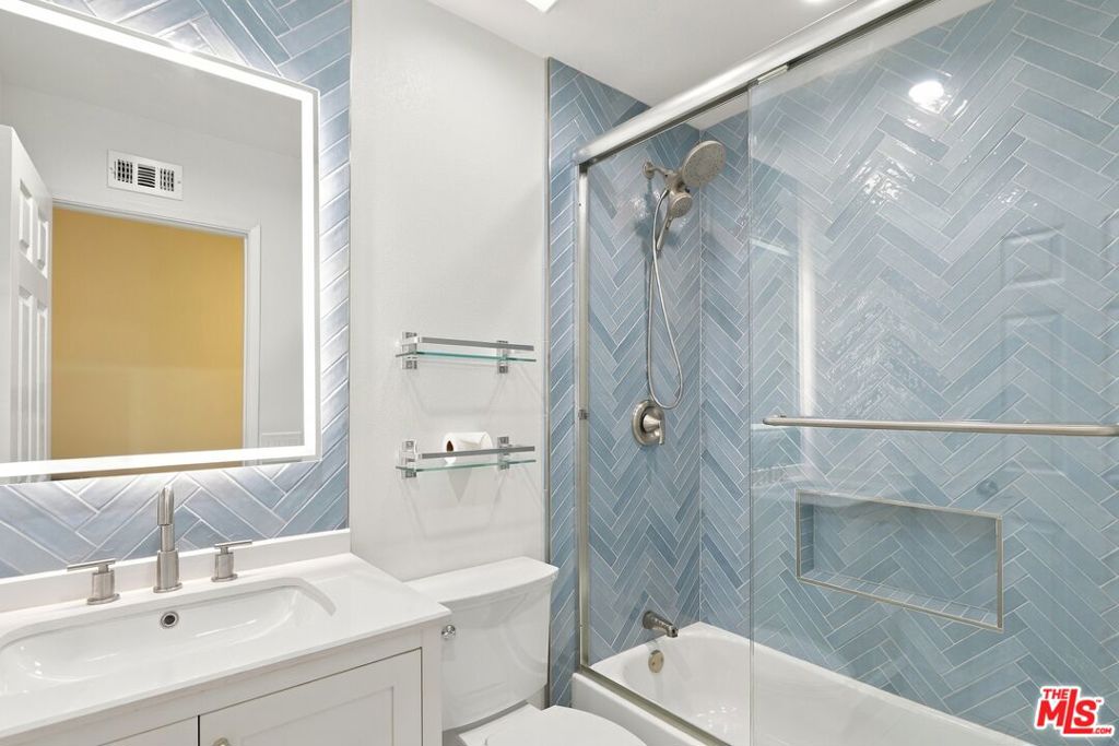 Nicely remodeled bathroom with