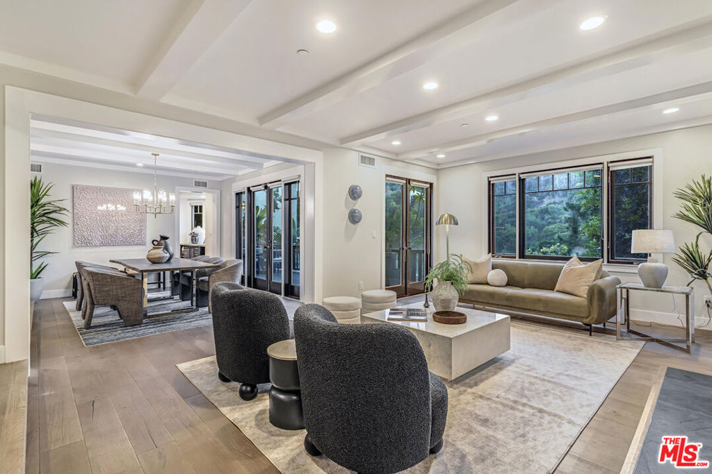 2201 Beech Knoll Road, Los Angeles, CA 90046 2201 Beech Knoll Road, Los Angeles, CA 90046