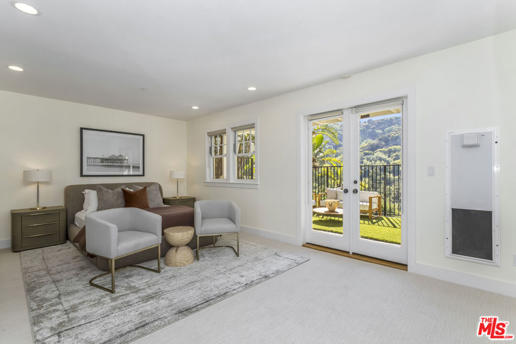 2201 Beech Knoll Road, Los Angeles, CA 90046