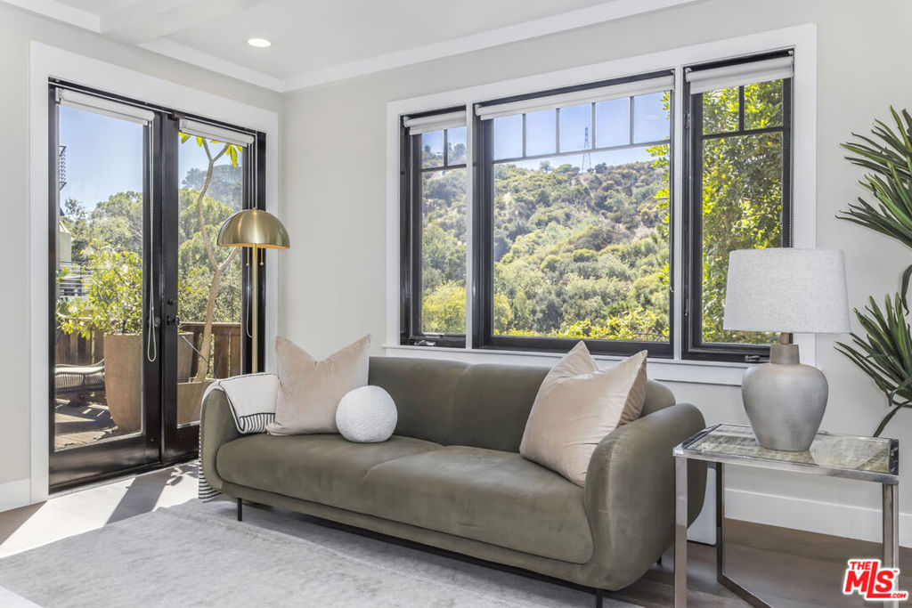 2201 Beech Knoll Road, Los Angeles, CA 90046