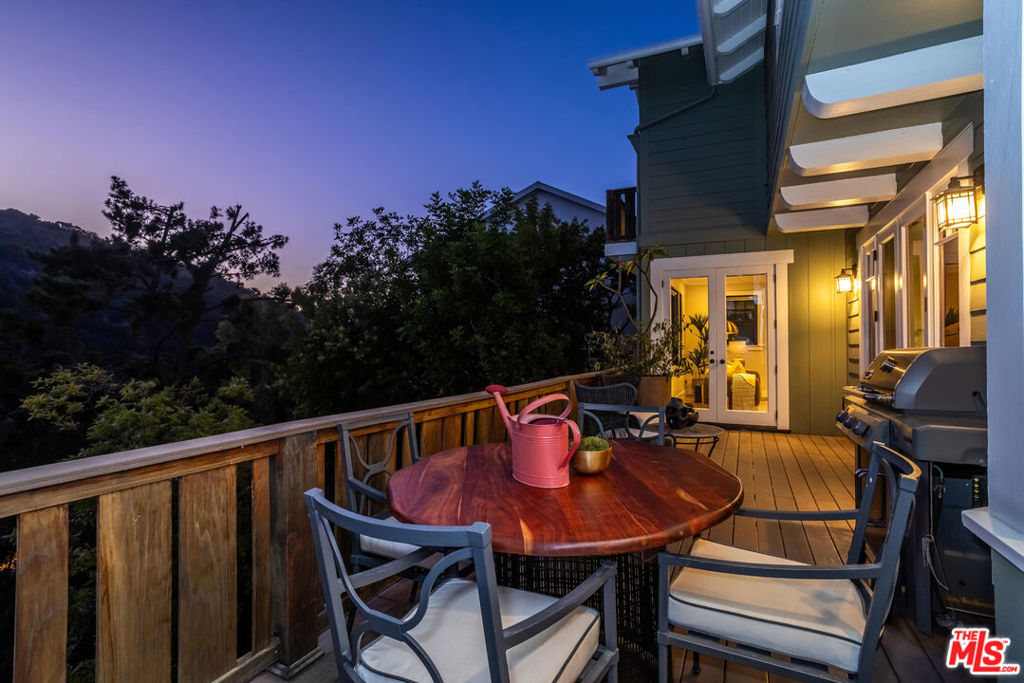 2201 Beech Knoll Road, Los Angeles, CA 90046