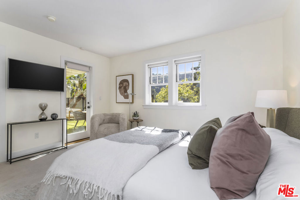 2201 Beech Knoll Road, Los Angeles, CA 90046
