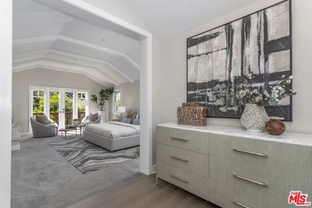 2201 Beech Knoll Road, Los Angeles, CA 90046