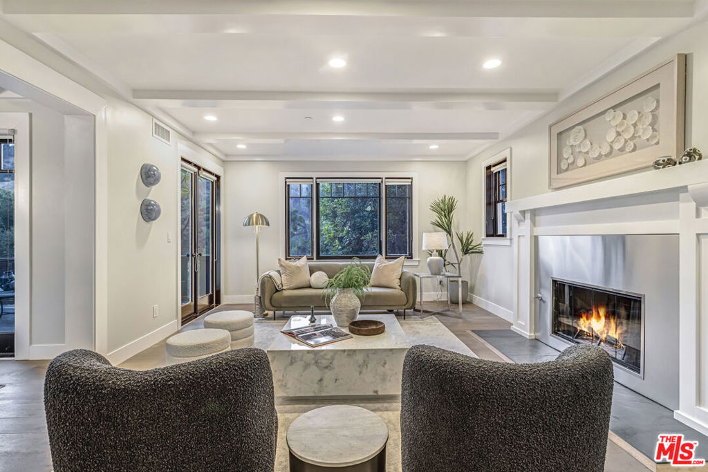 2201 Beech Knoll Road, Los Angeles, CA 90046