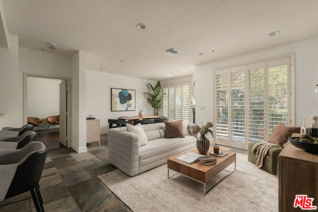 10639 Woodbridge Street, #101, North Hollywood, CA 91602