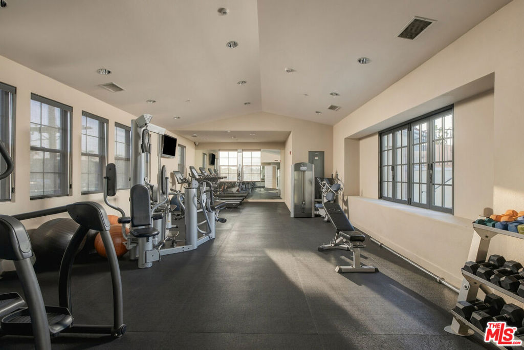 10639 Woodbridge Street, #101, North Hollywood, CA 91602