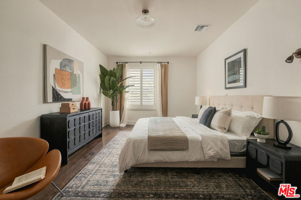 10639 Woodbridge Street, #101, North Hollywood, CA 91602