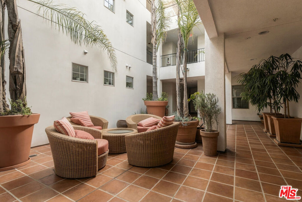 10639 Woodbridge Street, #101, North Hollywood, CA 91602