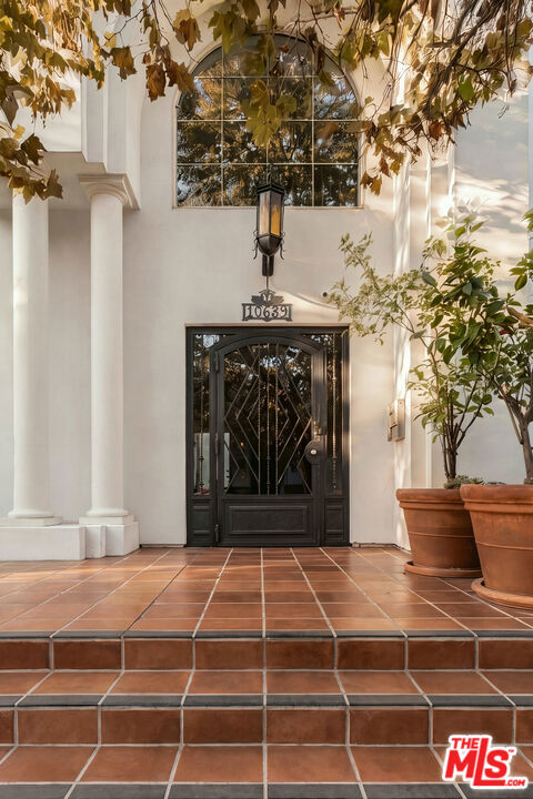 10639 Woodbridge Street, #101, North Hollywood, CA 91602