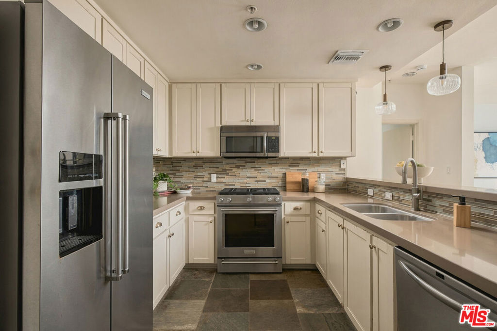 10639 Woodbridge Street, #101, North Hollywood, CA 91602