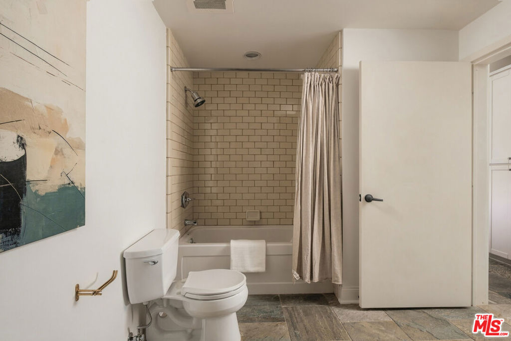 10639 Woodbridge Street, #101, North Hollywood, CA 91602