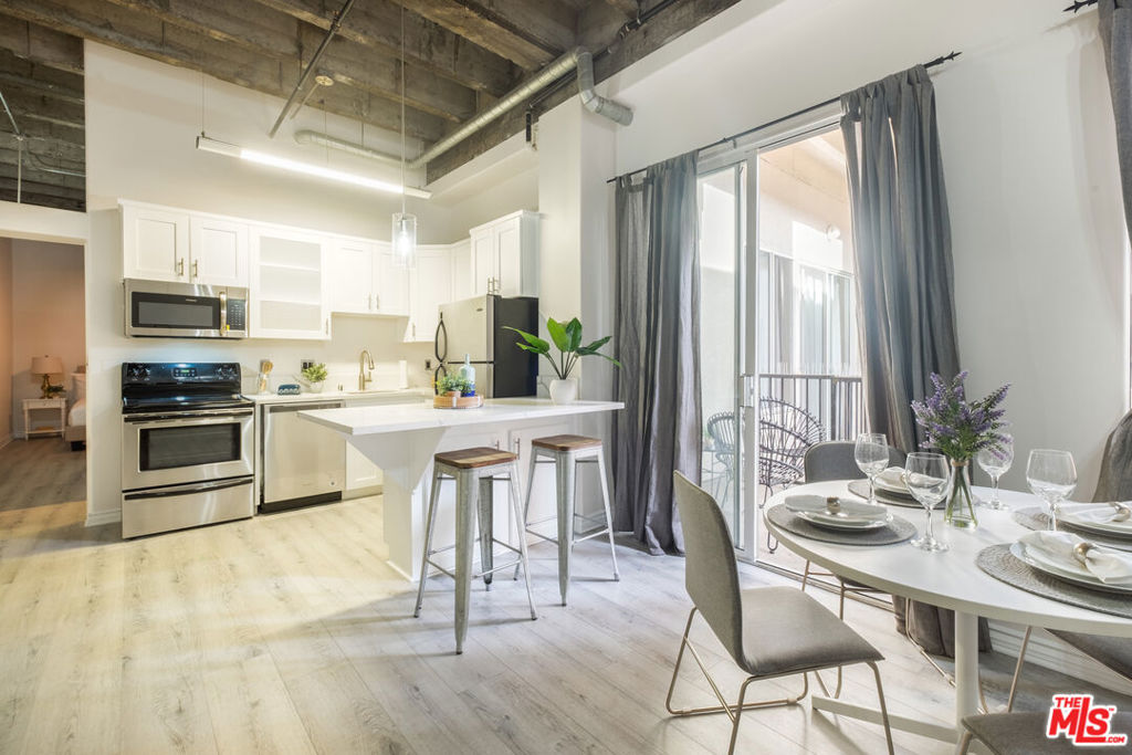312 W 5th Street, #606, Los Angeles, CA 90013