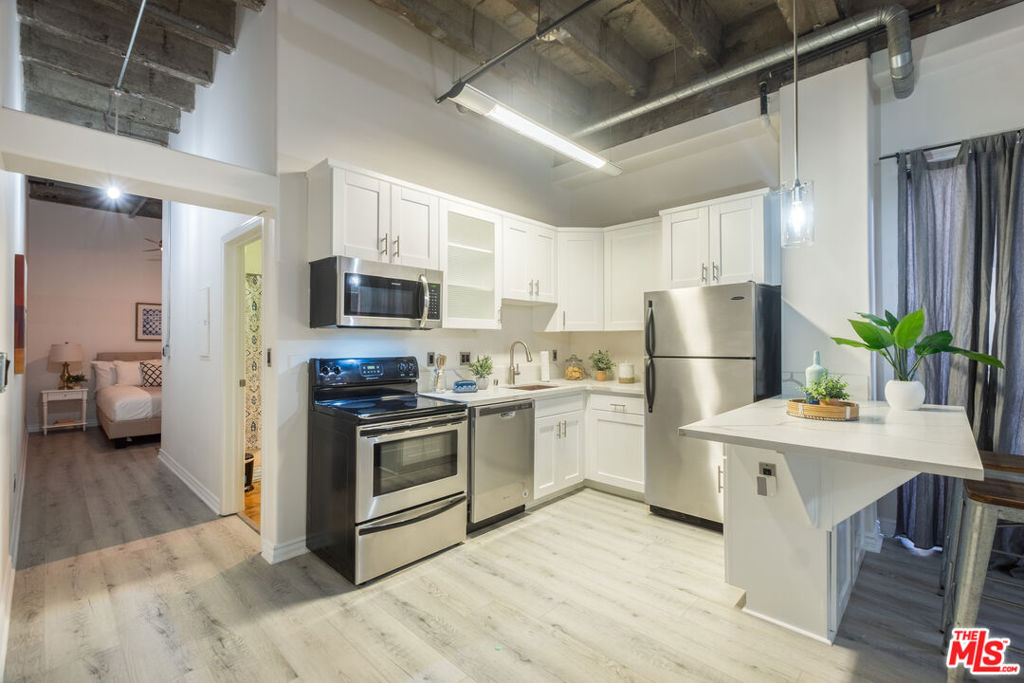 312 W 5th Street, #606, Los Angeles, CA 90013