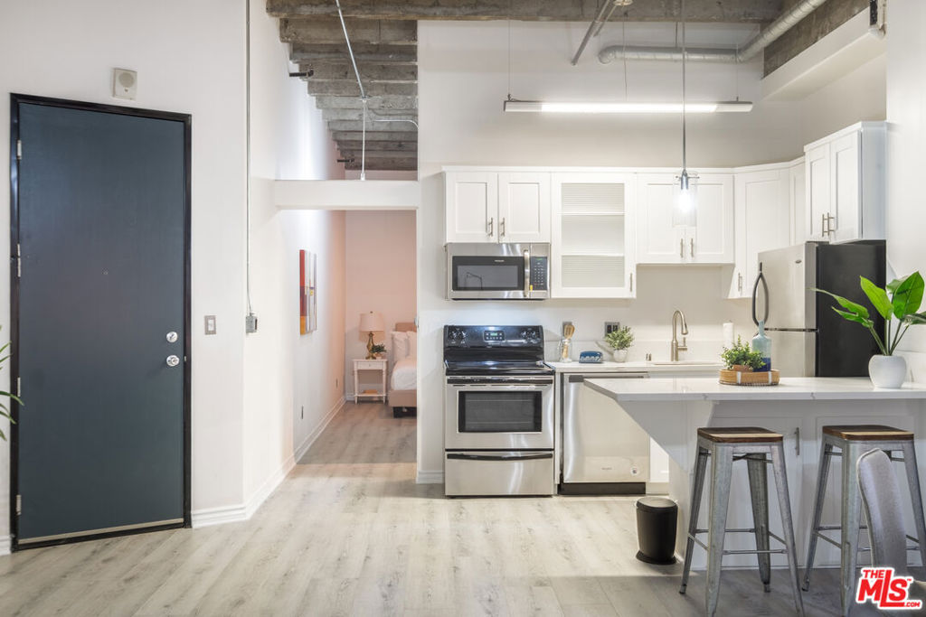 312 W 5th Street, #606, Los Angeles, CA 90013