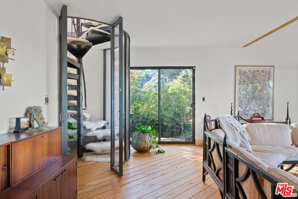 20784 Medley Lane, Topanga, CA 90290